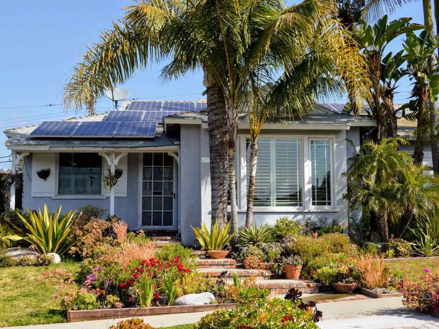 https://www.cds-solar.com/wp-content/uploads/2018/10/portfolio_09-640x480.jpg